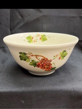 Vintage Teleflora 8.5” Ceramic Bowl w/ Grape Vine Print